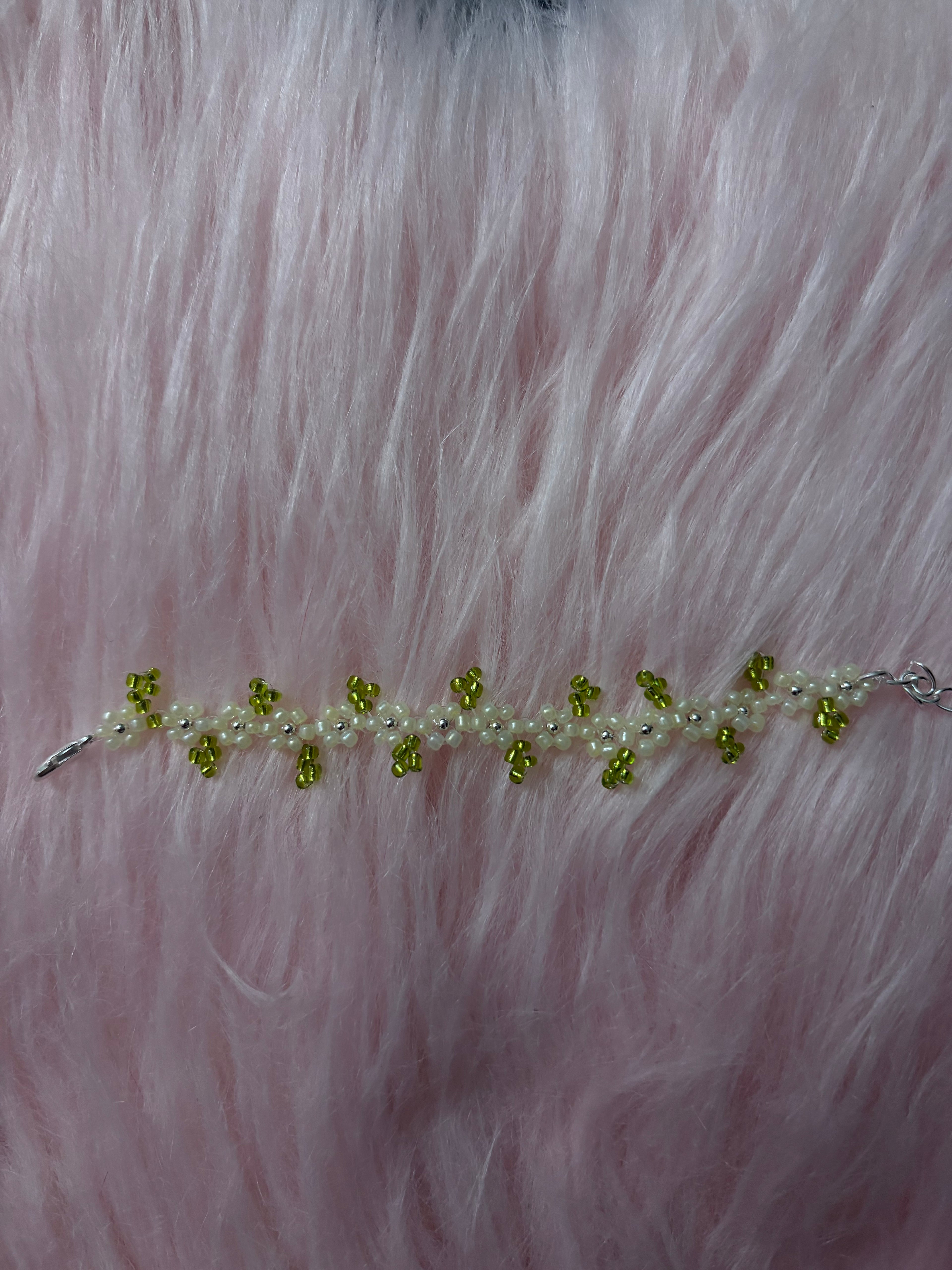 White Floral Daisy Bracelet