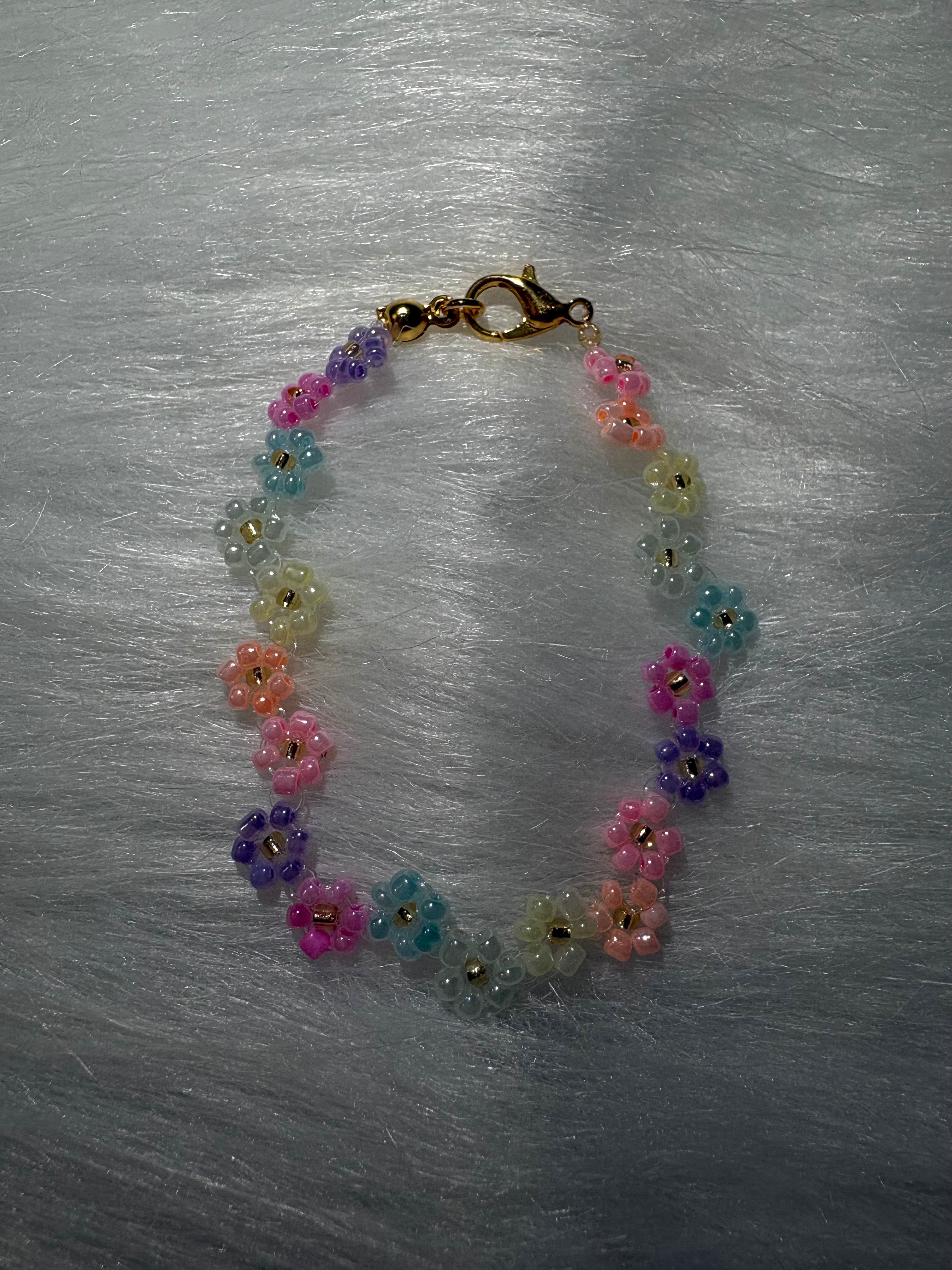 Pastel Daisy Bracelet